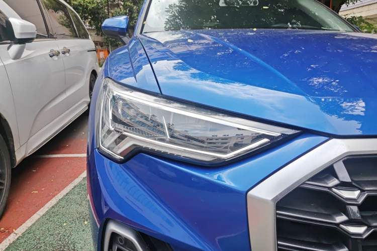 Used Audi Q3 2019 35 TFSI Fashion Dynamic Model Right Front Headlight