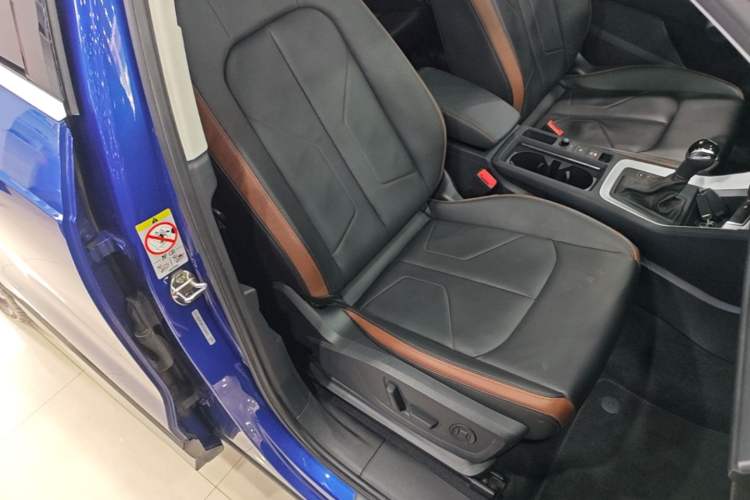 Used Audi Q3 2019 40 TFSI Fashionable and Elegant Model Right Front Seat