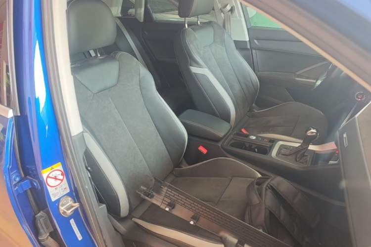 Used Audi Q3 2019 35 TFSI Advanced Dynamic Edition Right Front Seat