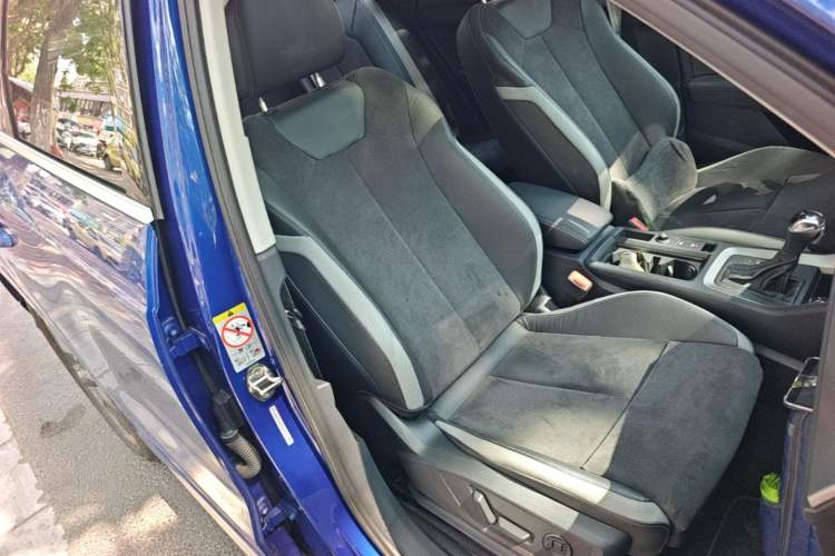 Used Audi Q3 2019 35 TFSI Fashion Dynamic Model Right Front Seat
