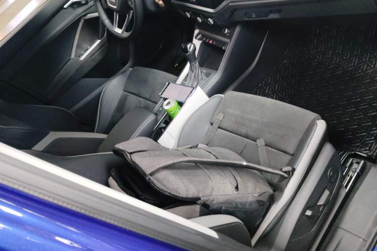 Used Audi Q3 2019 35 TFSI Advanced Dynamic Edition Right Front Seat