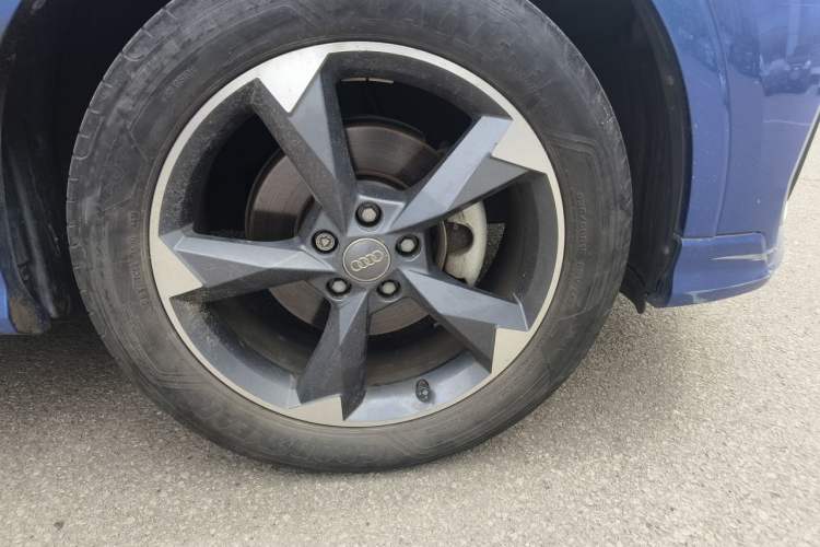 Used Audi Q3 2019 35 TFSI Fashion Dynamic Model Right Front Wheel Hub