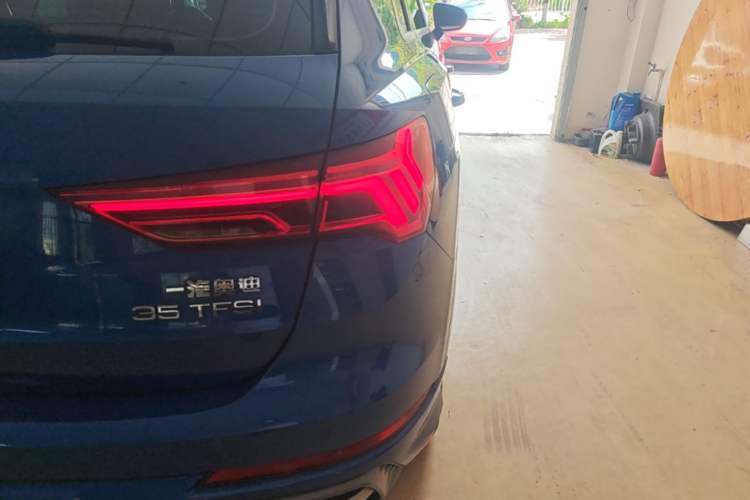Used Audi Q3 2019 35 TFSI Advanced Dynamic Edition Right Rear Taillight