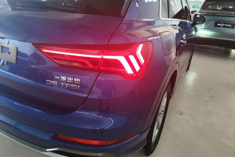Used Audi Q3 2019 35 TFSI Advanced Dynamic Edition Right Rear Taillight