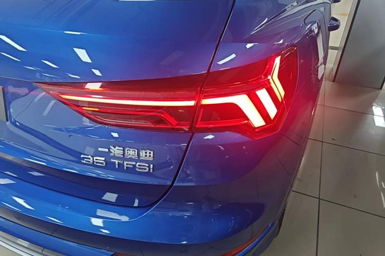 Used Audi Q3 2019 35 TFSI Advanced Dynamic Edition Right Rear Taillight