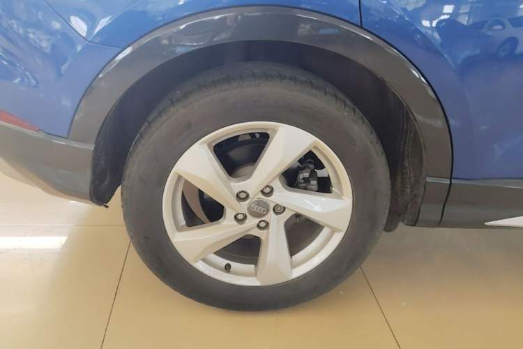 Used Audi Q3 2019 35 TFSI Advanced Style Edition Right Rear Wheel Hub
