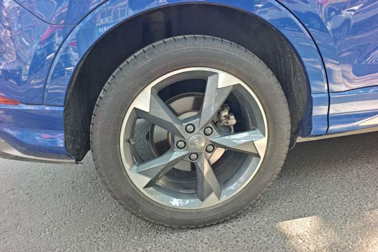 Used Audi Q3 2019 35 TFSI Fashion Dynamic Model Right Rear Wheel Hub