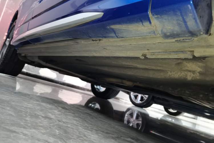 Used Audi Q3 2019 40 TFSI Fashion Dynamic Model Right Side Sill