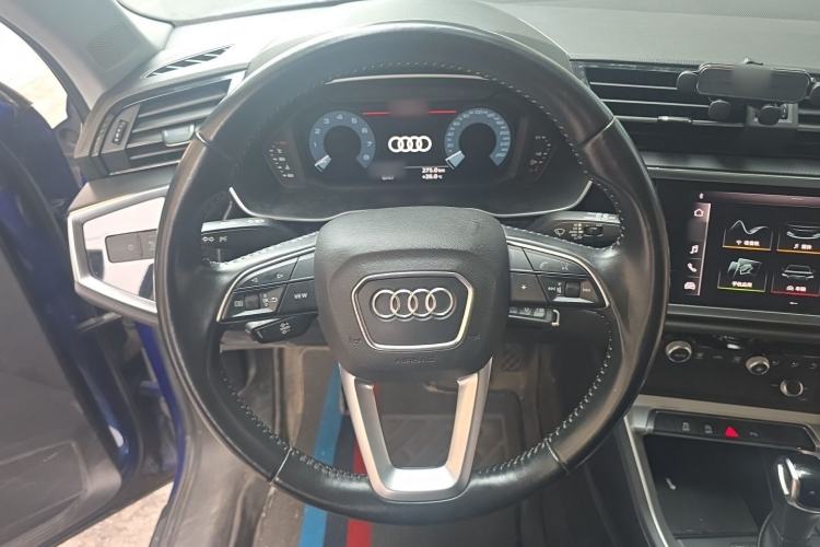 Used Audi Q3 2019 35 TFSI Advanced Style Edition Steering Wheel