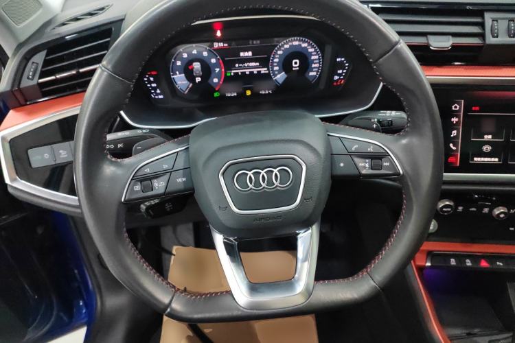 Used Audi Q3 2019 40 TFSI Fashion Dynamic Model Steering Wheel