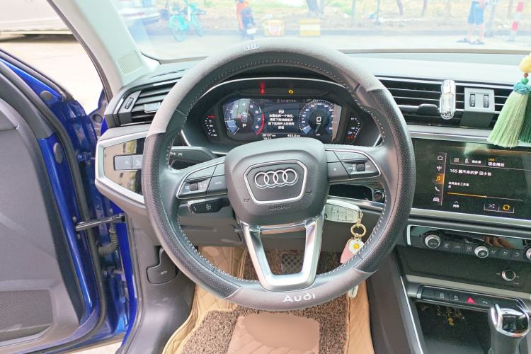 Used Audi Q3 2019 35 TFSI Advanced Dynamic Edition Steering Wheel