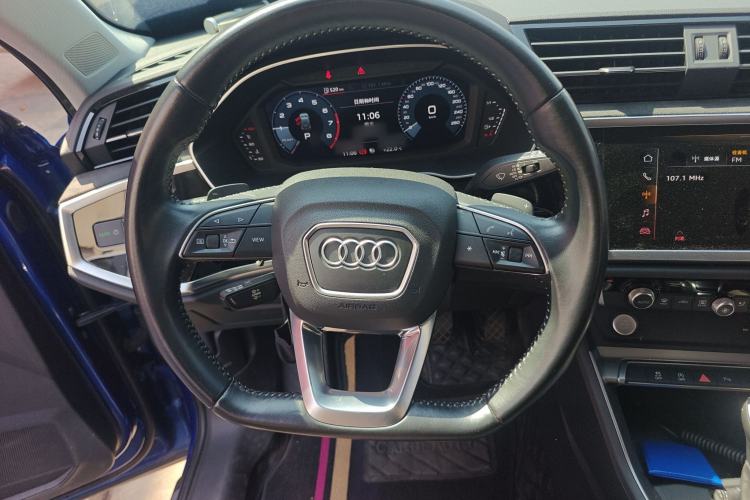 Used Audi Q3 2019 35 TFSI Fashion Dynamic Model Steering Wheel
