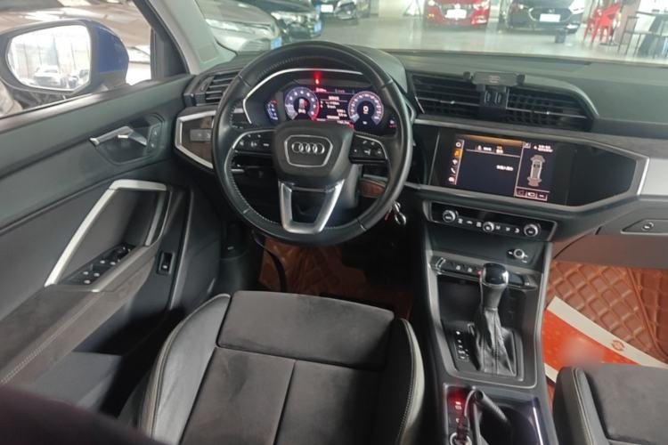 Used Audi Q3 2019 35 TFSI Advanced Dynamic Edition Steering Wheel