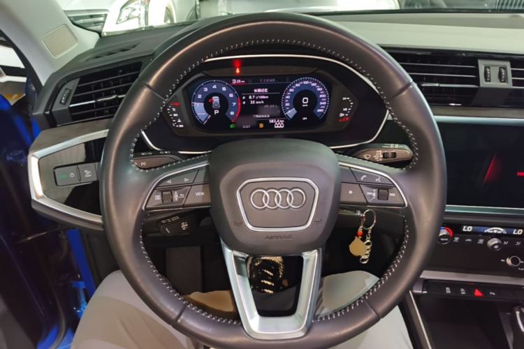 Used Audi Q3 2019 35 TFSI Advanced Dynamic Edition Steering Wheel