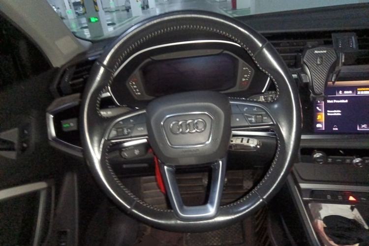 Used Audi Q3 2019 35 TFSI Advanced Dynamic Edition Steering Wheel
