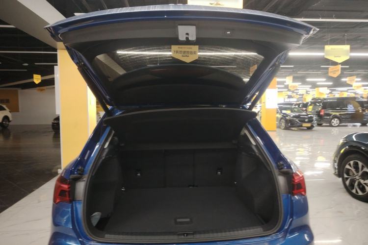 Used Audi Q3 2019 35 TFSI Advanced Style Edition Trunk