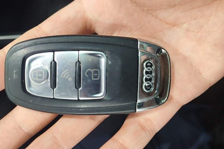 Used Audi Q3 2019 35 TFSI Advanced Style Edition Vehicle Key