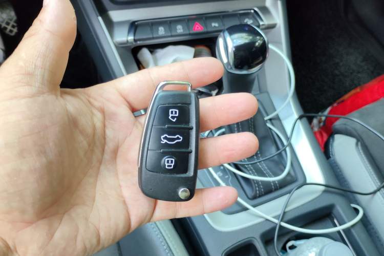 Used Audi Q3 2019 40 TFSI quattro Fashion Dynamic Model Vehicle Key