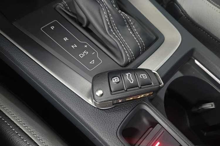 Used Audi Q3 2019 35 TFSI Advanced Dynamic Edition Vehicle Key
