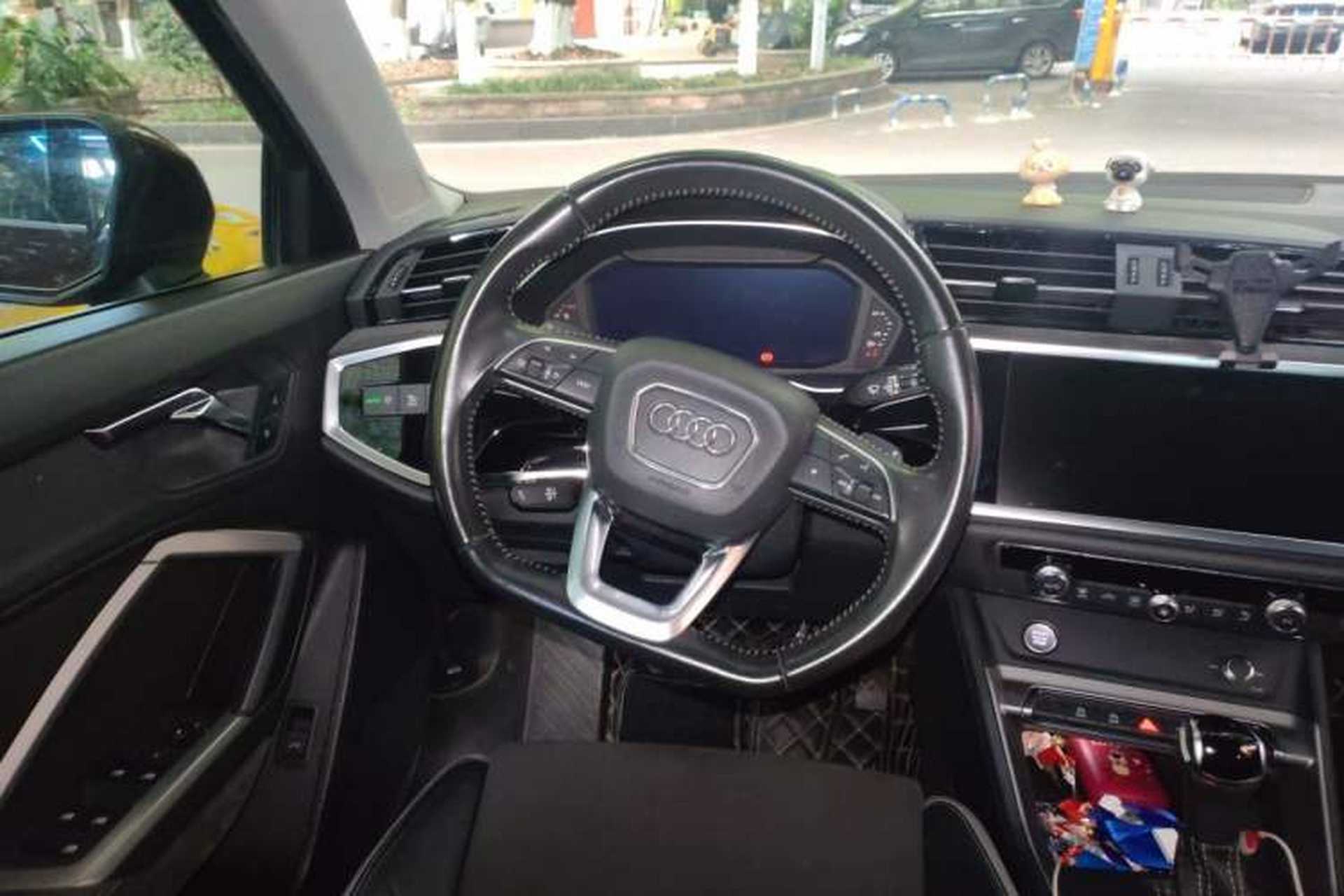 Used Audi Q3 2019 35 TFSI Fashion Dynamic Model Steering Wheel
