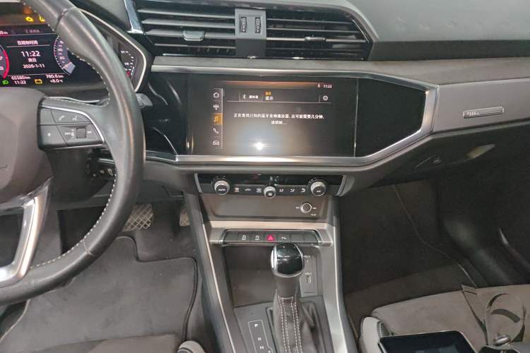 Used Audi Q3 2019 35 TFSI Advanced Dynamic Edition Audio And AC Panel