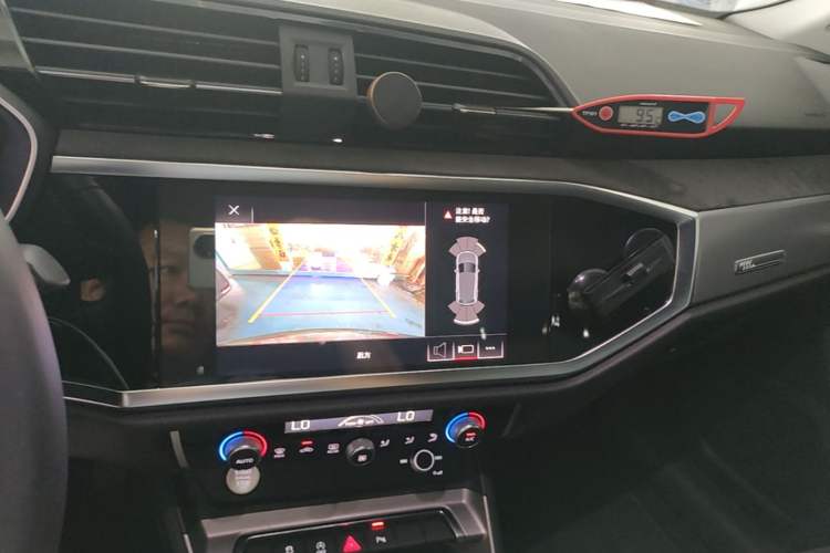 Used Audi Q3 2019 35 TFSI Fashion Dynamic Model Audio And AC Panel