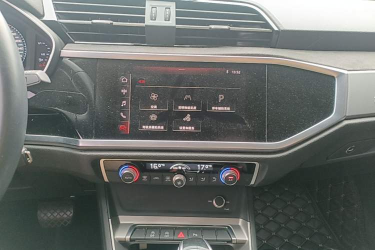 Used Audi Q3 2019 35 TFSI Advanced Dynamic Edition Audio And AC Panel
