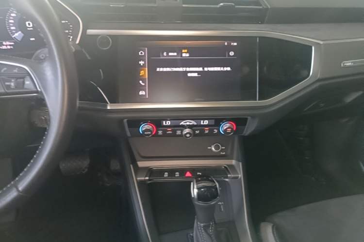 Used Audi Q3 2019 35 TFSI Advanced Dynamic Edition Audio And AC Panel