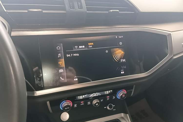 Used Audi Q3 2019 35 TFSI Fashionable and Elegant Model Audio And AC Panel