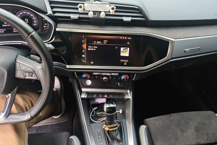 Used Audi Q3 2019 35 TFSI Fashion Dynamic Model Audio And AC Panel
