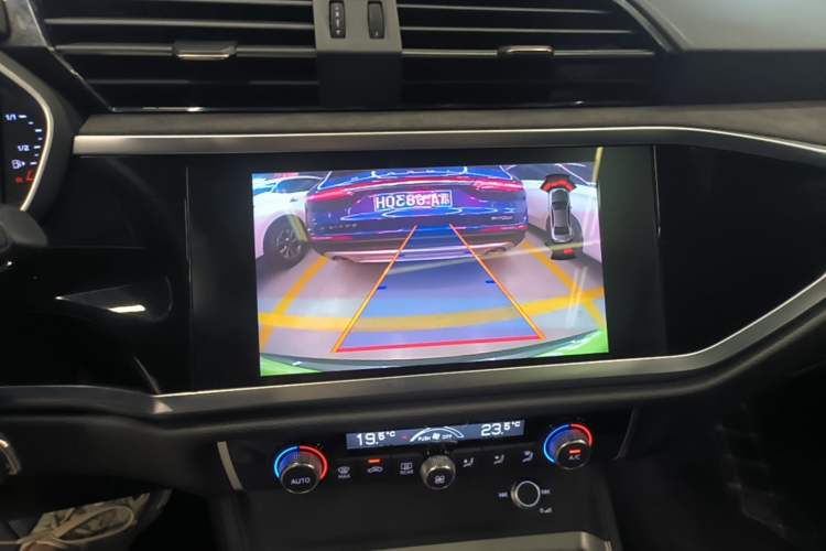 Used Audi Q3 2019 35 TFSI Advanced Dynamic Edition Audio And AC Panel