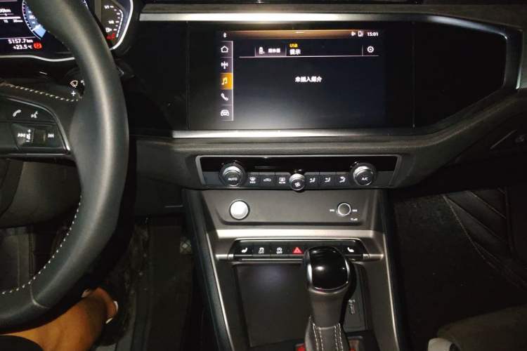 Used Audi Q3 2019 35 TFSI Fashion Dynamic Model Audio And AC Panel