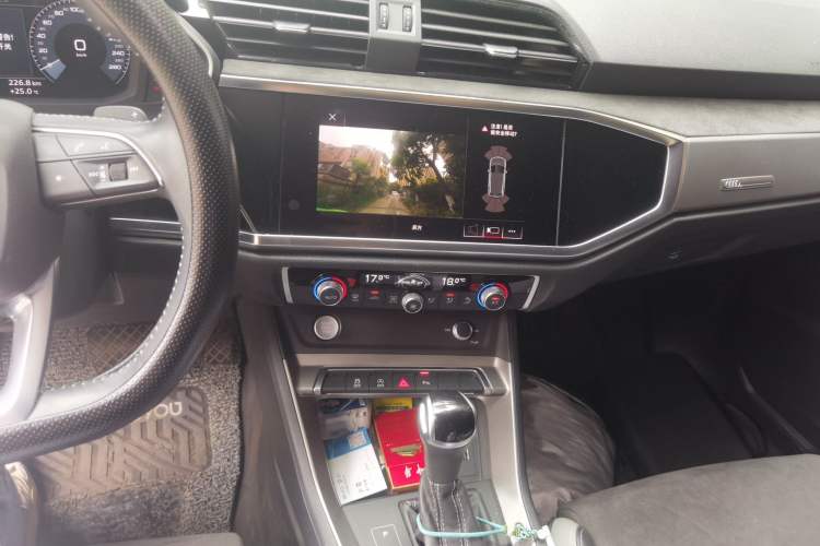 Used Audi Q3 2019 35 TFSI Fashion Dynamic Model Audio And AC Panel