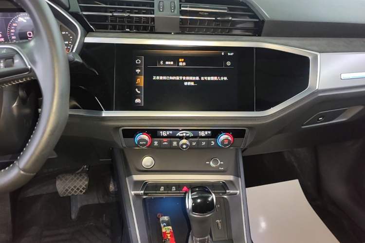 Used Audi Q3 2019 40 TFSI Fashion Dynamic Model Audio And AC Panel