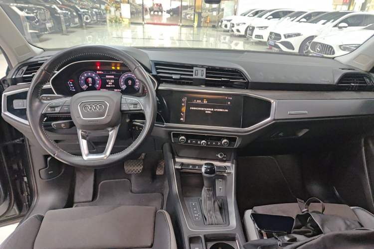 Used Audi Q3 2019 35 TFSI Advanced Dynamic Edition Center Console