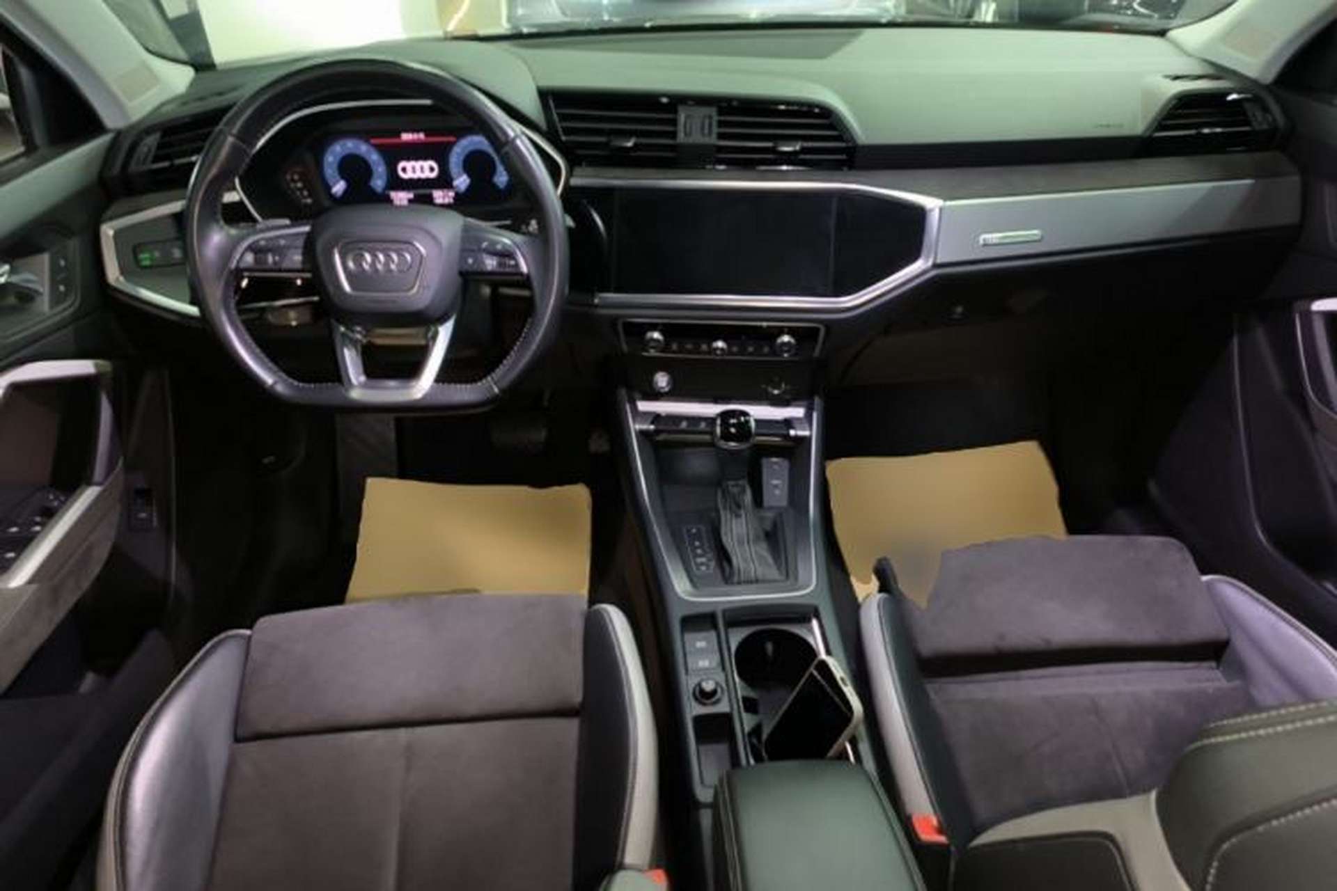 Used Audi Q3 2019 35 TFSI Fashion Dynamic Model Center Console
