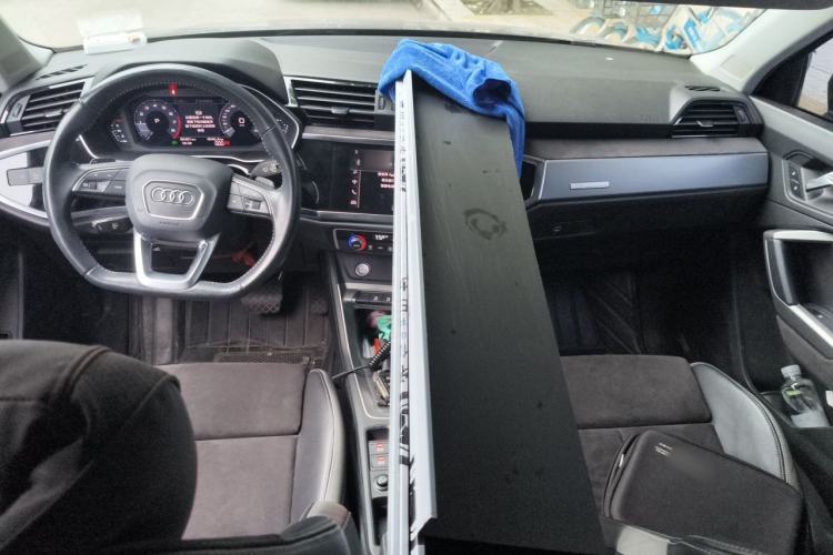Used Audi Q3 2019 35 TFSI Fashion Dynamic Model Center Console