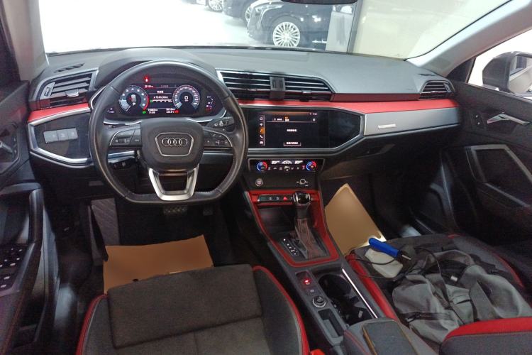 Used Audi Q3 2019 35 TFSI Fashion Dynamic Model Center Console