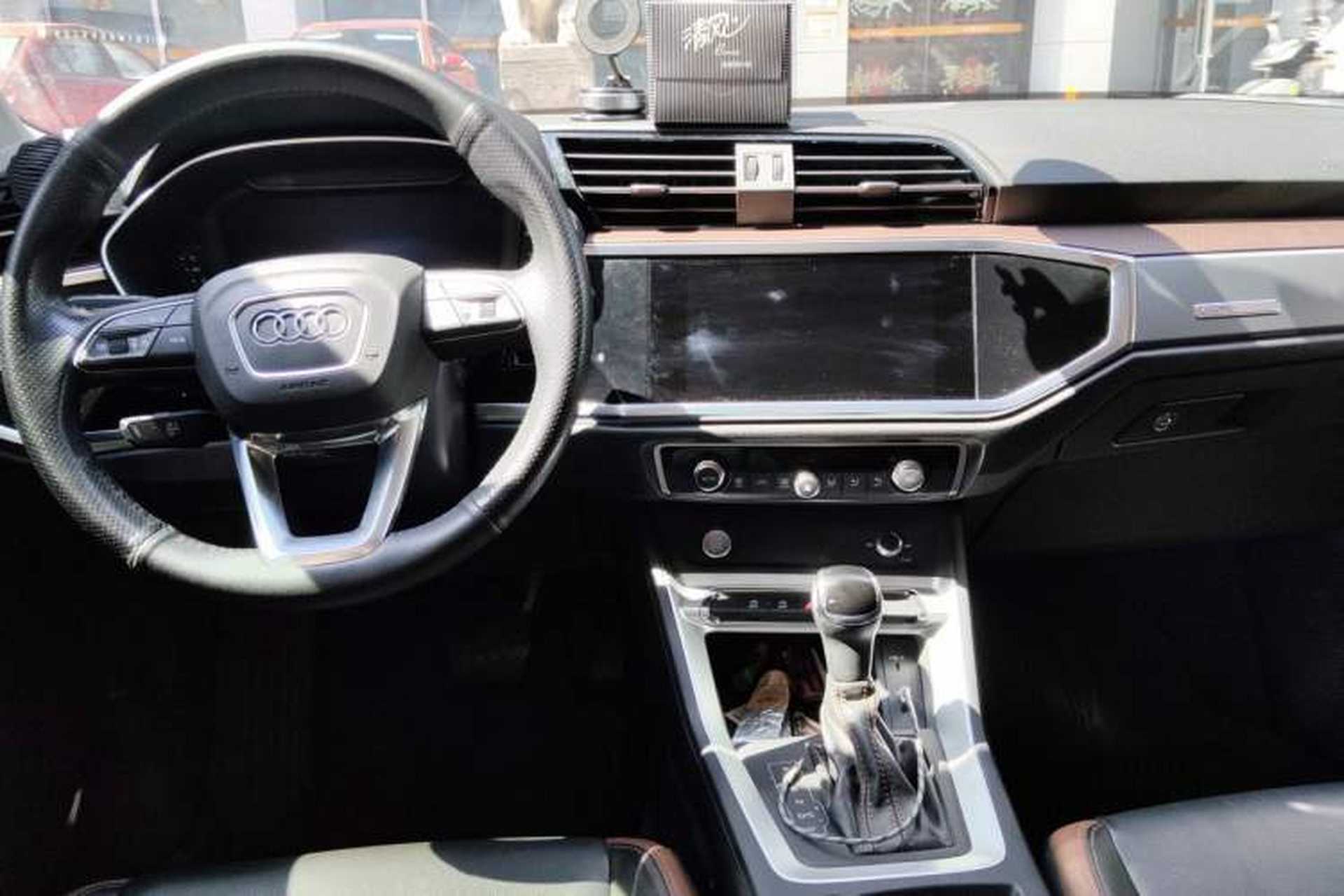 Used Audi Q3 2019 40 TFSI Fashionable and Elegant Model Center Console