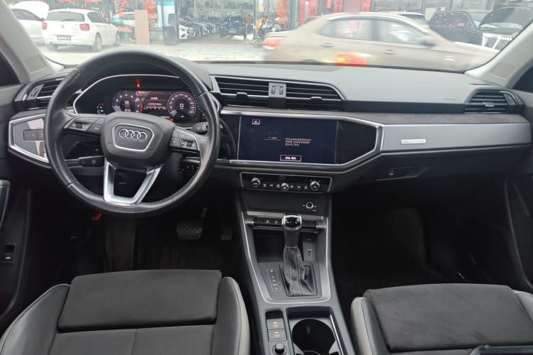 Used Audi Q3 2019 35 TFSI Advanced Dynamic Edition Center Console