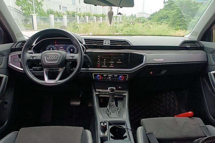 Used Audi Q3 2019 35 TFSI Advanced Dynamic Edition Center Console