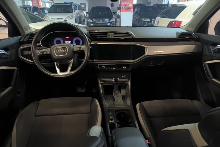 Used Audi Q3 2019 35 TFSI Advanced Dynamic Edition Center Console