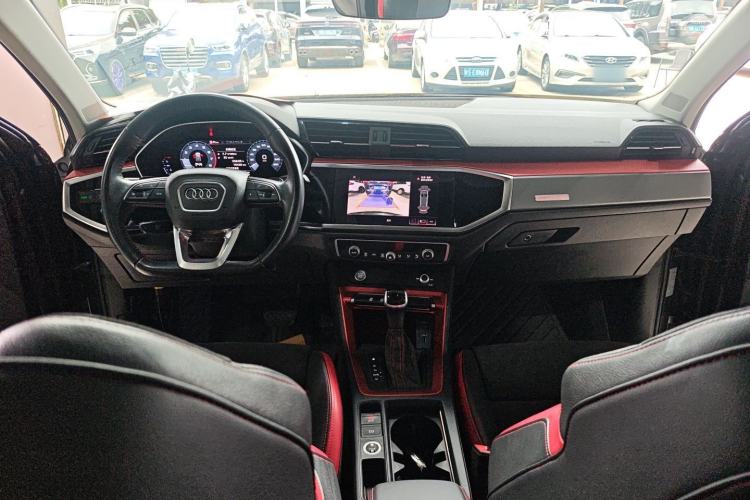 Used Audi Q3 2019 40 TFSI Fashion Dynamic Model Center Console