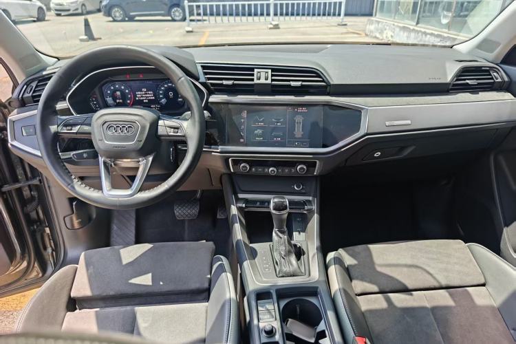 Used Audi Q3 2019 35 TFSI Advanced Dynamic Edition Center Console