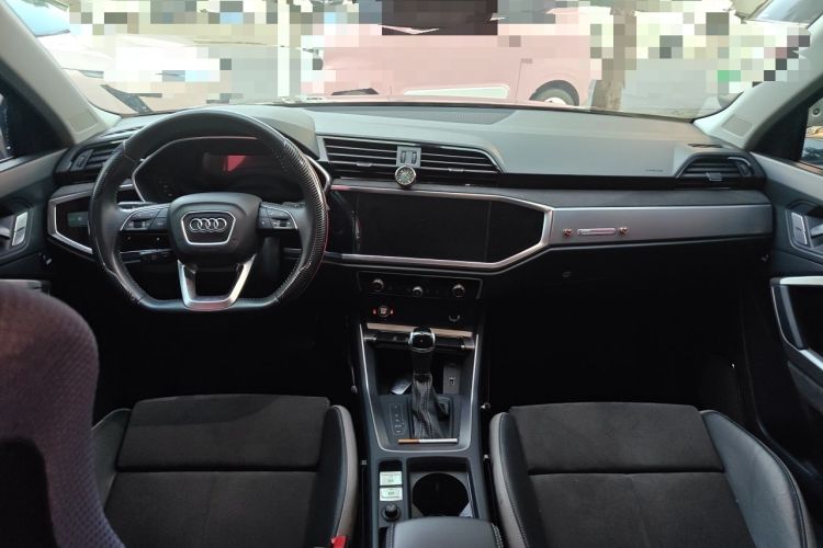 Used Audi Q3 2019 35 TFSI Fashion Dynamic Model Center Console
