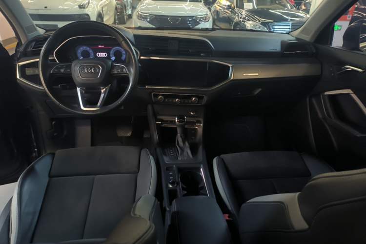 Used Audi Q3 2019 35 TFSI Advanced Dynamic Edition Center Console