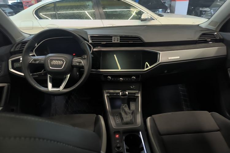 Used Audi Q3 2019 35 TFSI Advanced Dynamic Edition Center Console