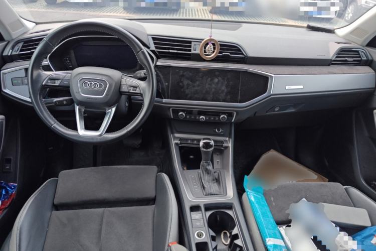 Used Audi Q3 2019 35 TFSI Advanced Dynamic Edition Center Console