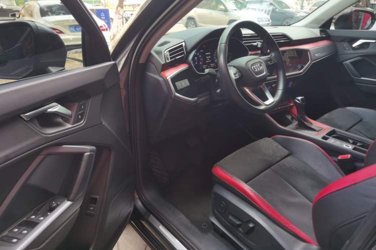 Used Audi Q3 2019 35 TFSI Advanced Dynamic Edition Driver Seat