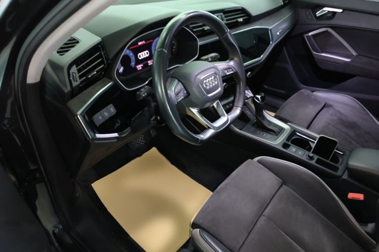 Used Audi Q3 2019 35 TFSI Fashion Dynamic Model Driver Seat